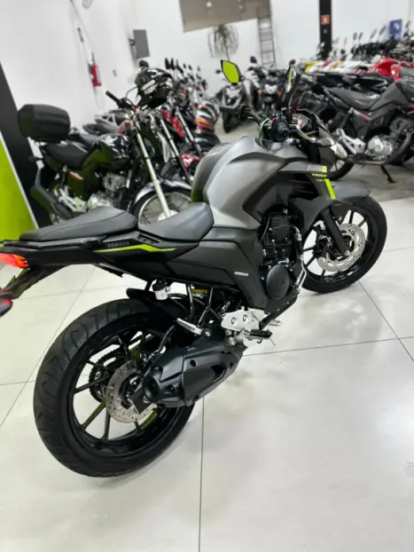 YAMAHA YS Fazer 250 , Foto 12