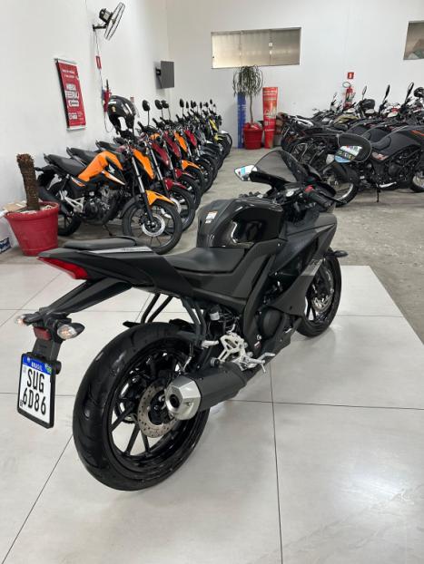 YAMAHA YZF R15 150 ABS, Foto 10