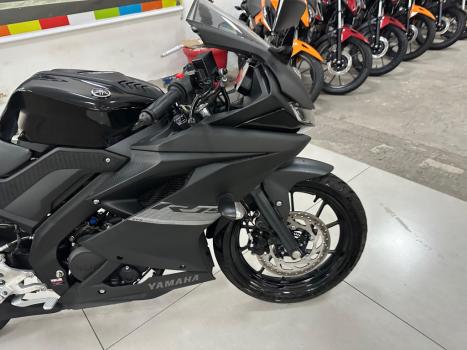YAMAHA YZF R15 150 ABS, Foto 11