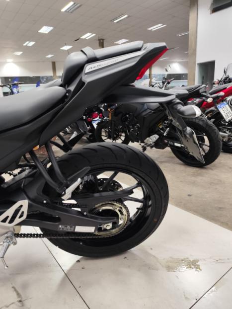 YAMAHA YZF R15 150 ABS, Foto 10