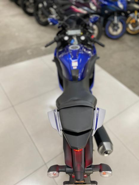 YAMAHA YZF R15 150 ABS, Foto 2