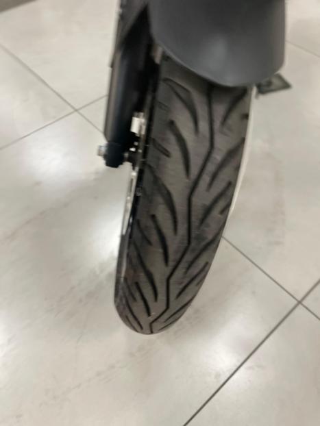YAMAHA YZF R15 150 ABS, Foto 2