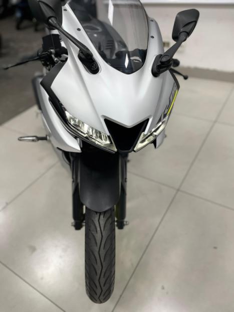 YAMAHA YZF R15 150 ABS, Foto 4