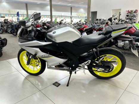 YAMAHA YZF R15 150 ABS, Foto 8