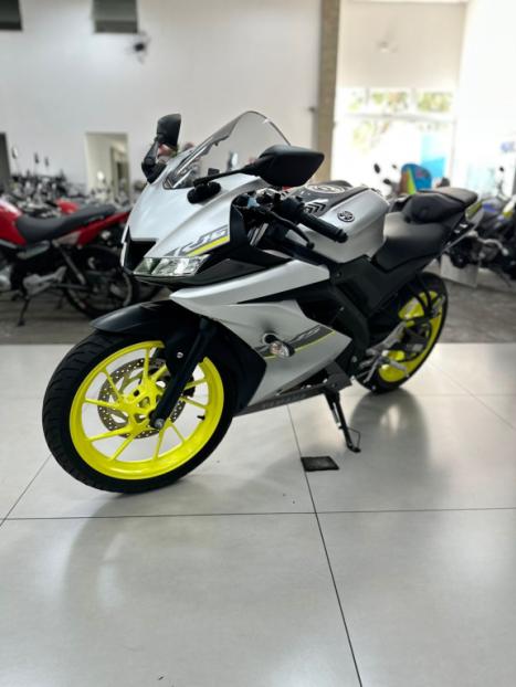 YAMAHA YZF R15 150 ABS, Foto 9