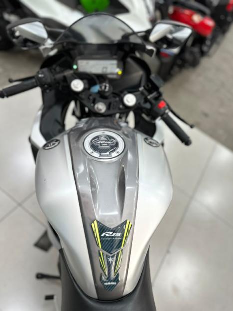YAMAHA YZF R15 150 ABS, Foto 10