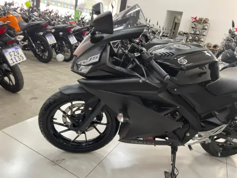 YAMAHA YZF R15 150 ABS, Foto 5