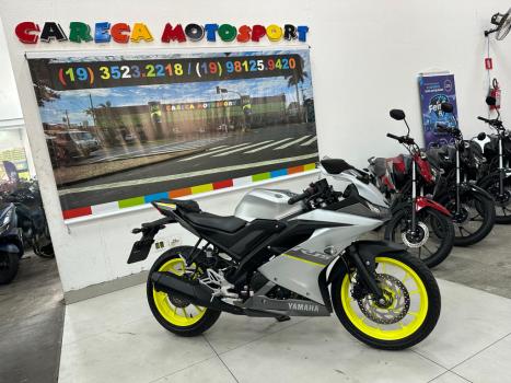 YAMAHA YZF R15 150 ABS, Foto 1