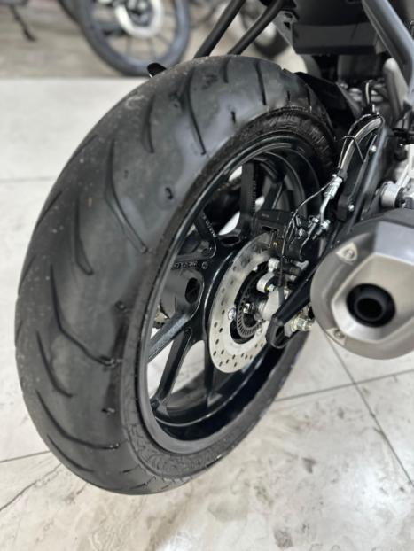 YAMAHA YZF R15 150 ABS, Foto 3