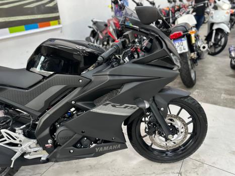 YAMAHA YZF R15 150 ABS, Foto 6