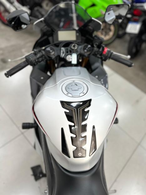 YAMAHA YZF R3 300 , Foto 4