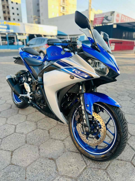 YAMAHA YZF R3 300 ABS, Foto 1