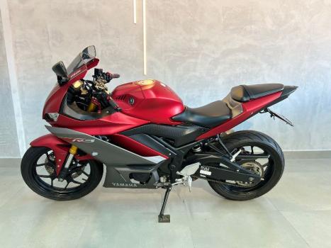 YAMAHA YZF R3 320 ABS, Foto 2