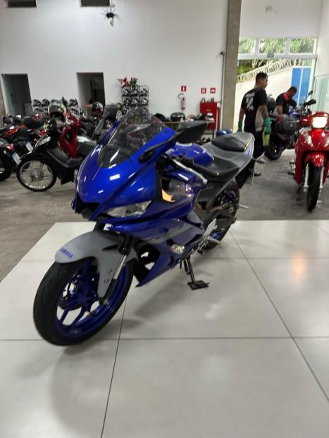 YAMAHA YZF R3 320 ABS, Foto 4