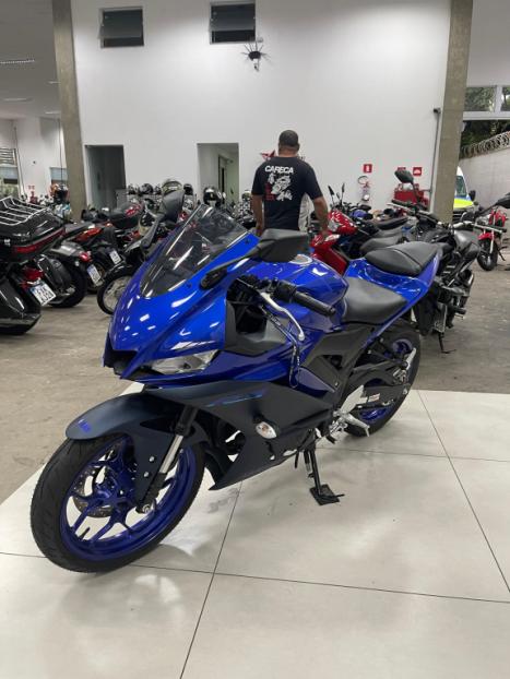 YAMAHA YZF R3 320 ABS, Foto 4