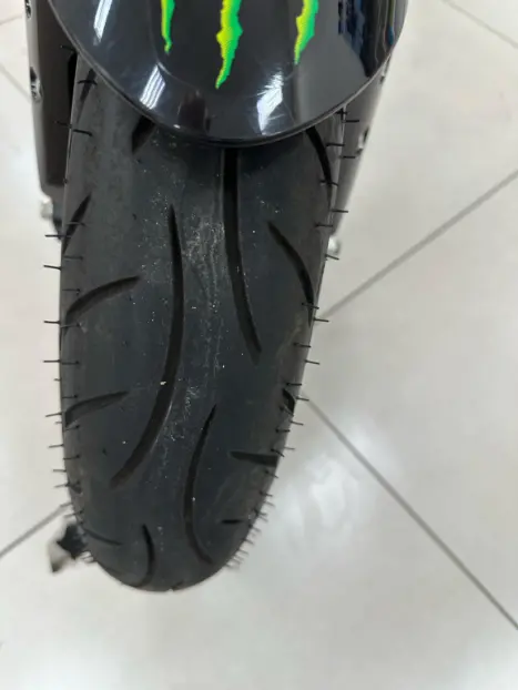 YAMAHA YZF R3 320 ABS, Foto 2
