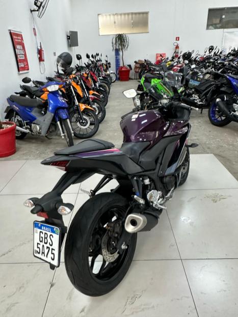 YAMAHA YZF R3 320 ABS, Foto 2
