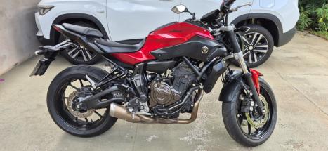 YAMAHA MT-07 700 ABS, Foto 1