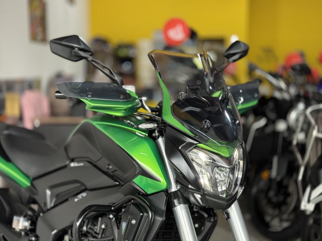 BAJAJ Dominar 400 - Foto