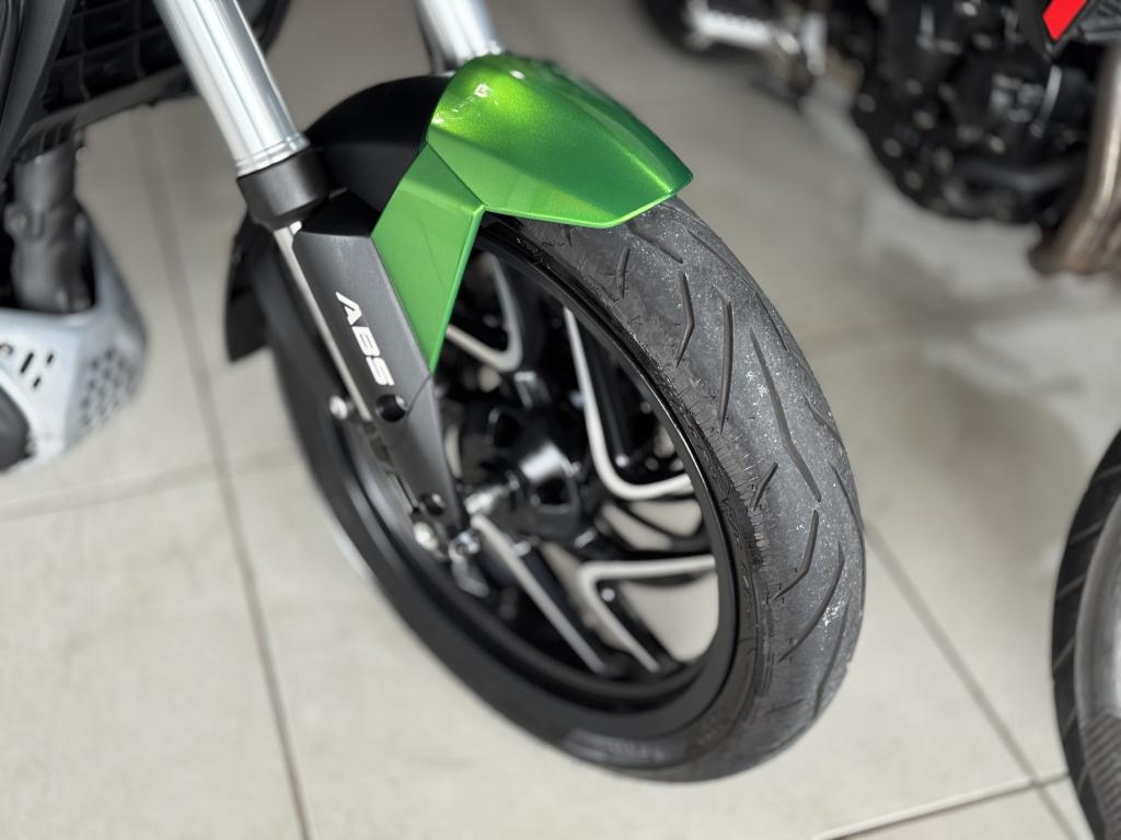 BAJAJ Dominar 400 - Foto