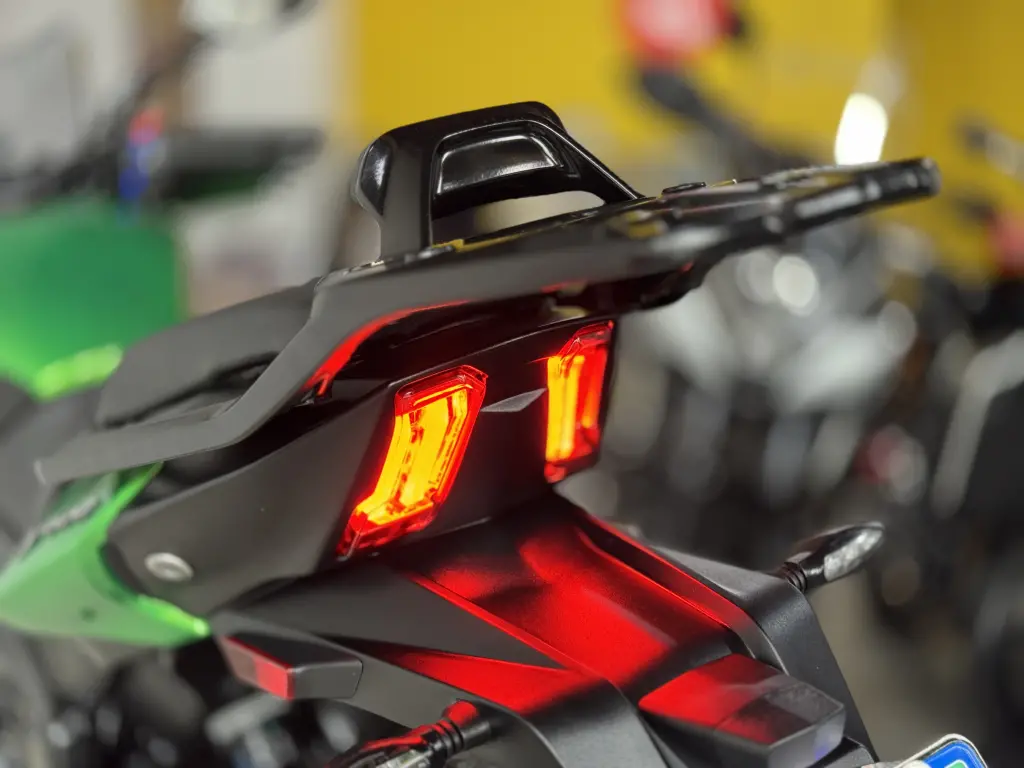 BAJAJ Dominar 400 - Foto