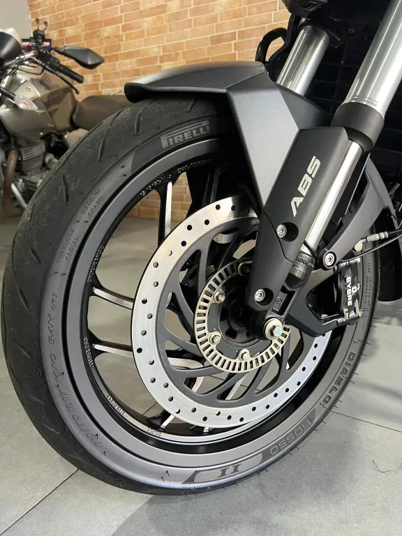 BAJAJ Dominar 400 - Foto