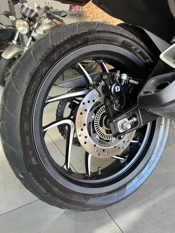 BAJAJ Dominar 400 - Foto