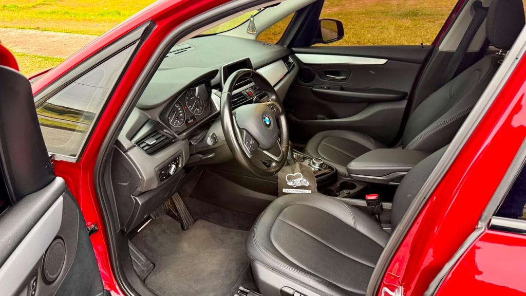 BMW 220I - Foto