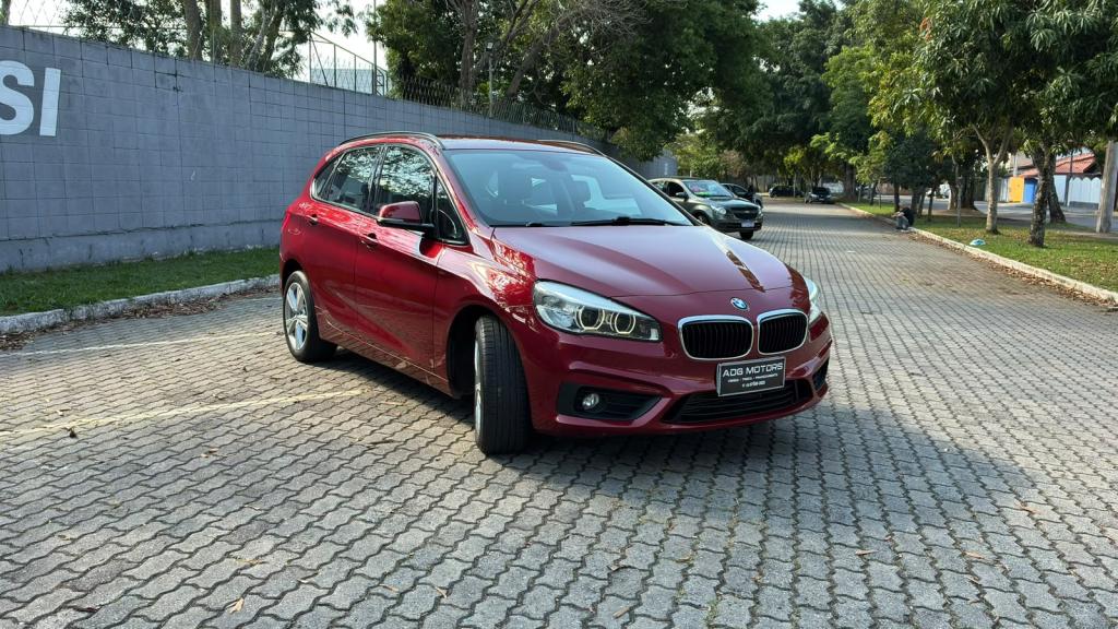 BMW 220I - Foto