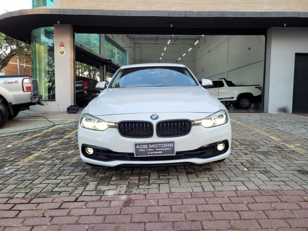 BMW 320I - Foto