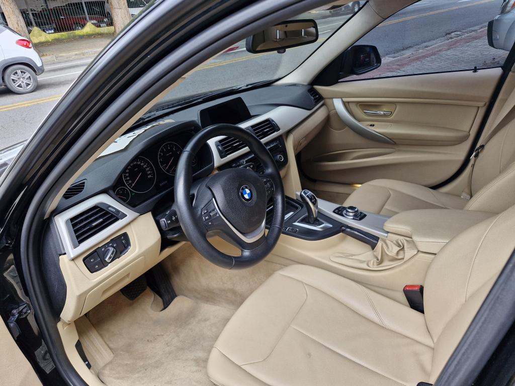 BMW 320I - Foto