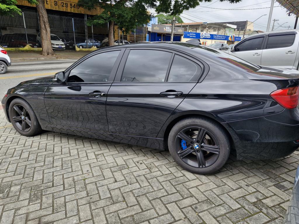 BMW 320I - Foto