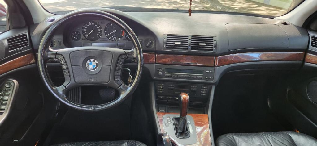 BMW 540I - Foto