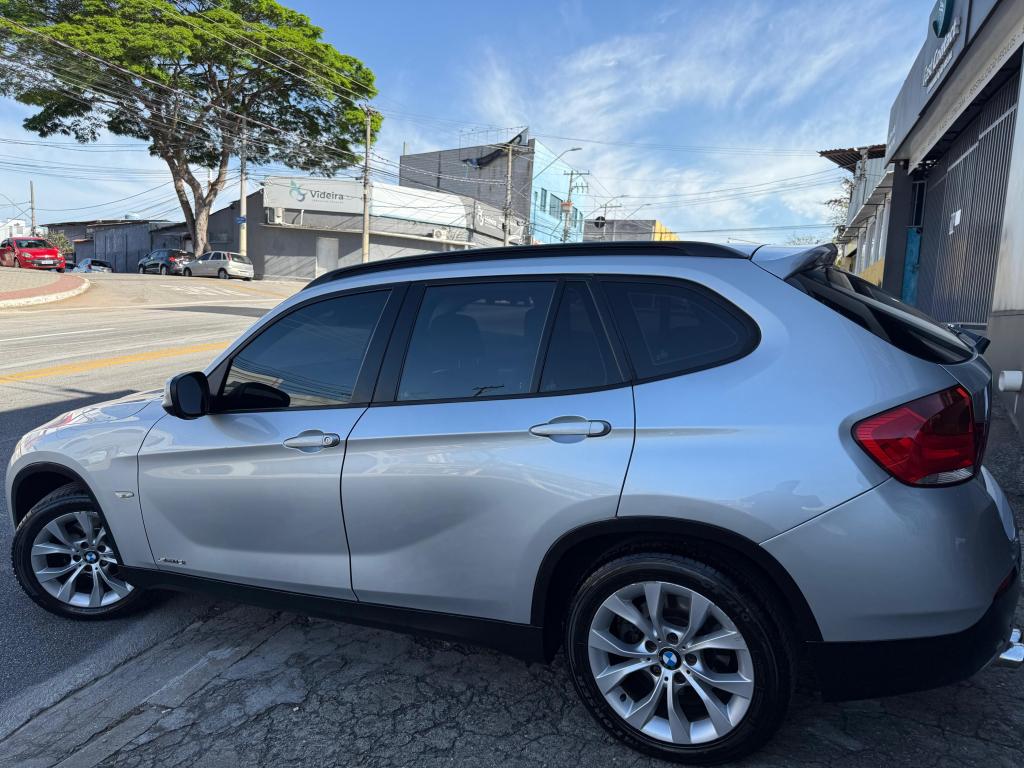 BMW X1 - Foto