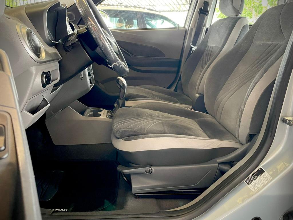 CHEVROLET Agile - Foto