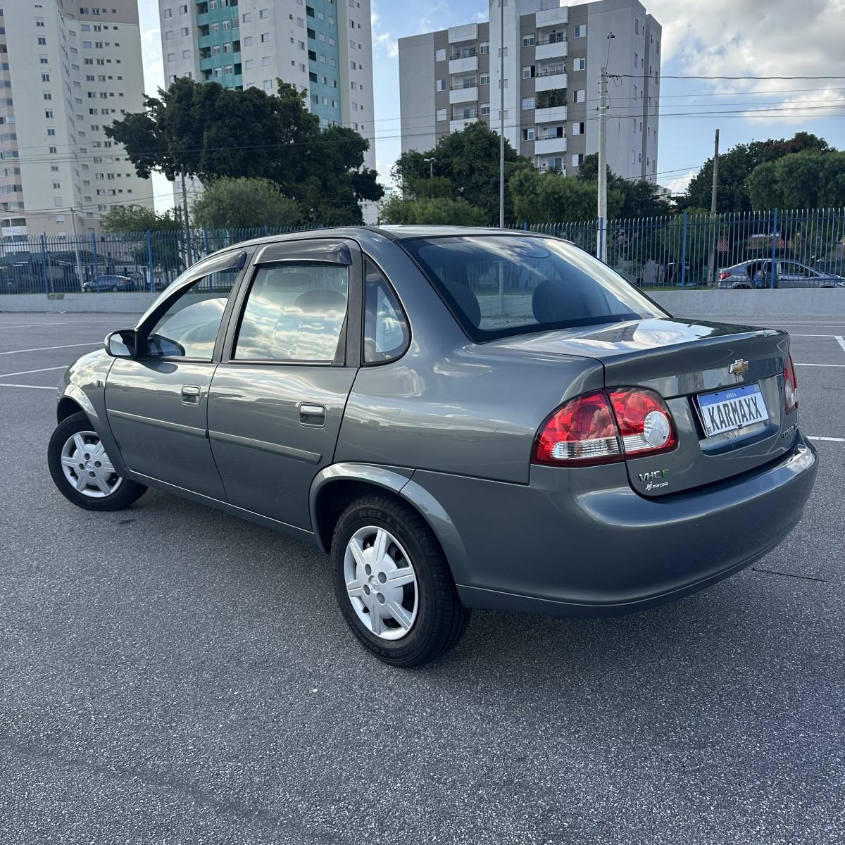 CHEVROLET Classic Sedan - Foto