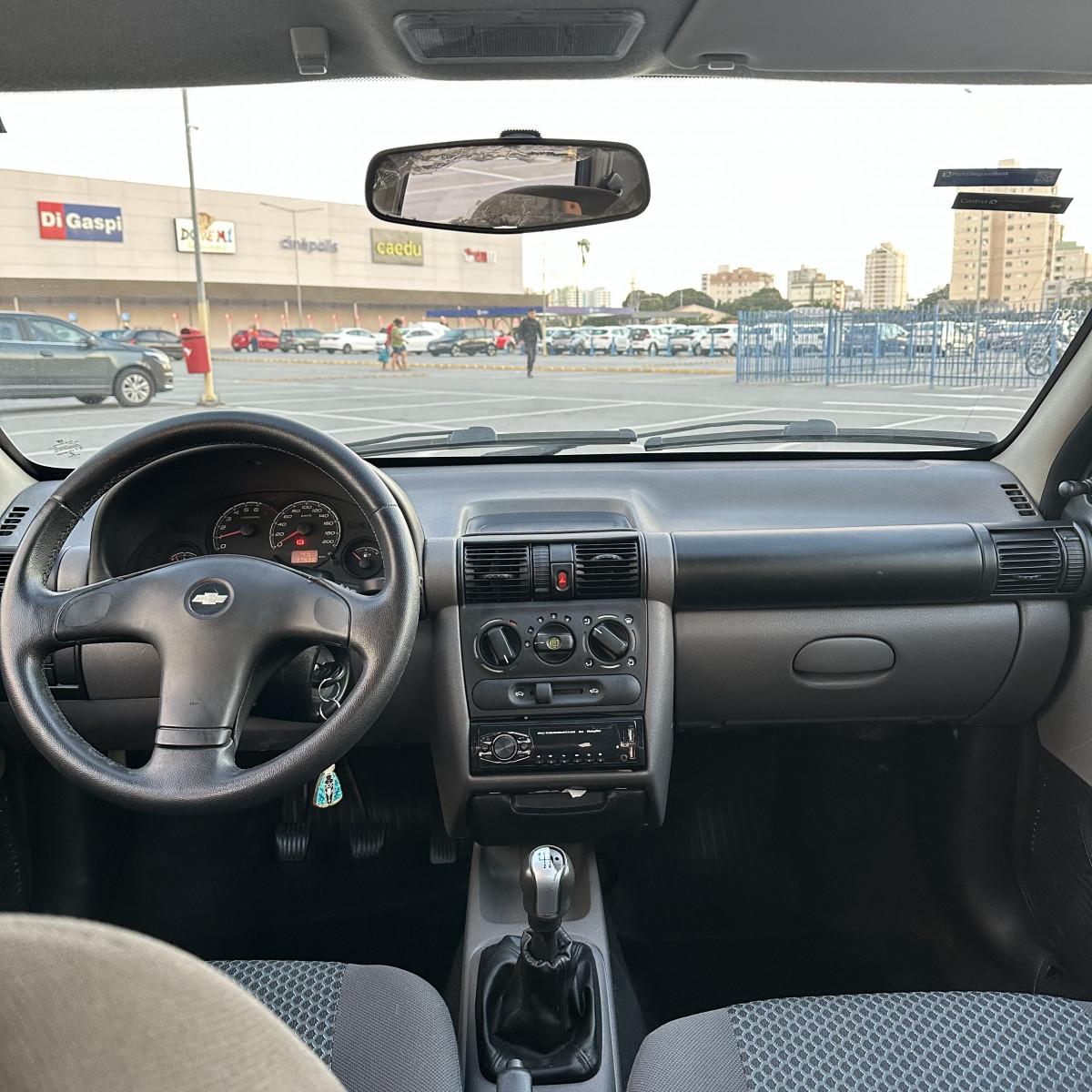 CHEVROLET Classic Sedan - Foto