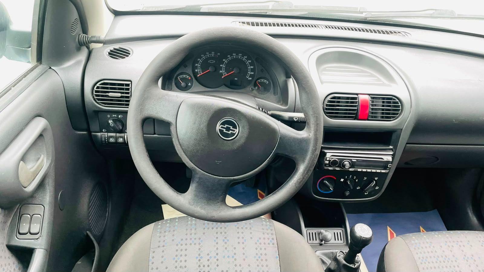 CHEVROLET Corsa Hatch - Foto