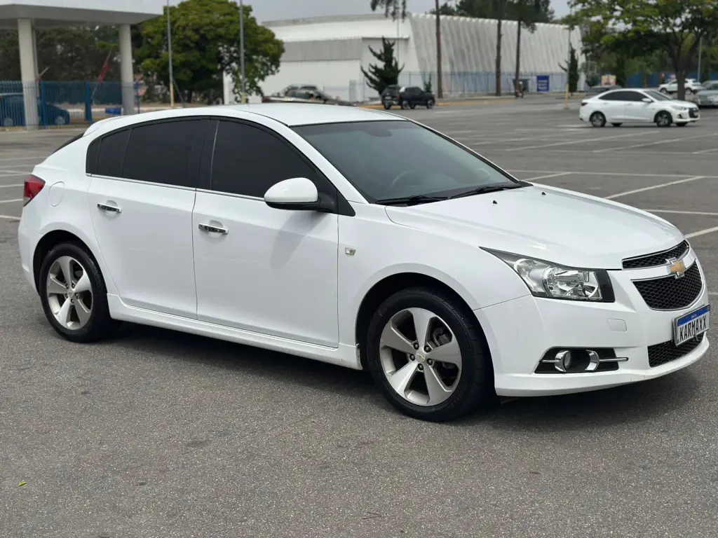 CHEVROLET Cruze Hatch - Foto