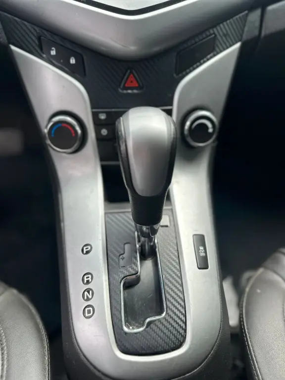 CHEVROLET Cruze Hatch - Foto