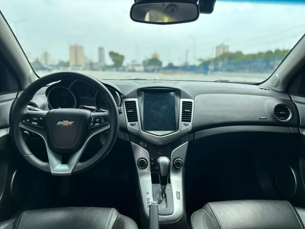 CHEVROLET Cruze Hatch - Foto