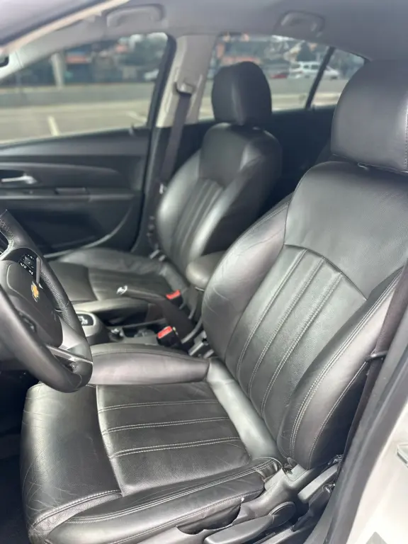 CHEVROLET Cruze Hatch - Foto