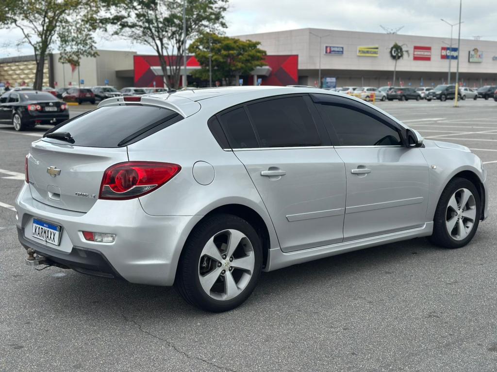 CHEVROLET Cruze Hatch - Foto