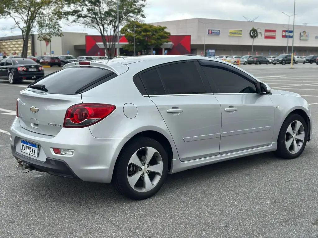 CHEVROLET Cruze Hatch - Foto