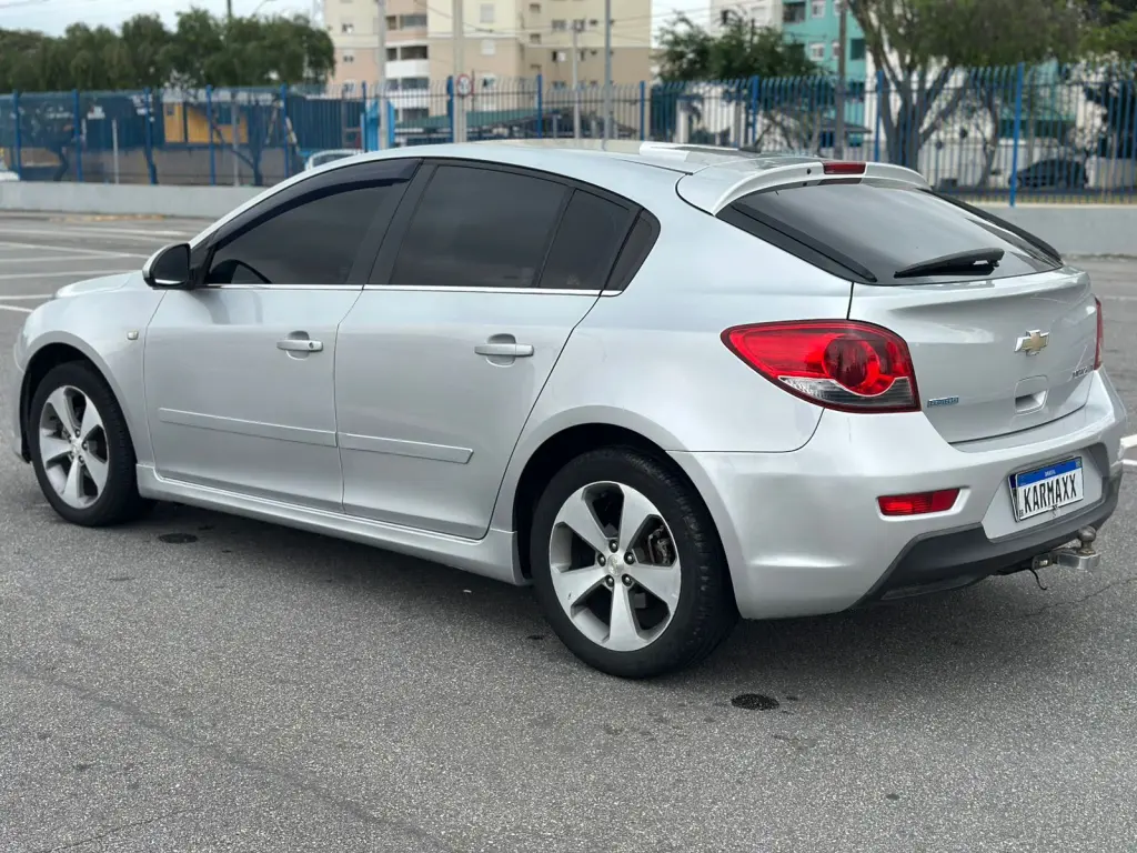 CHEVROLET Cruze Hatch - Foto
