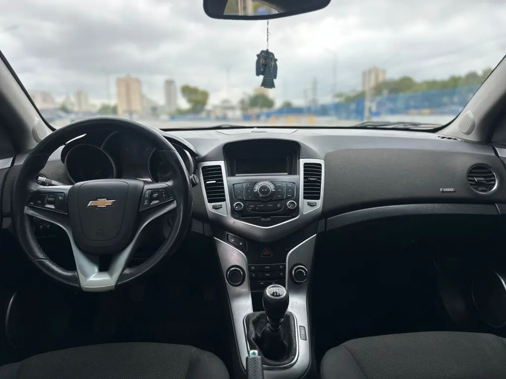 CHEVROLET Cruze Hatch - Foto