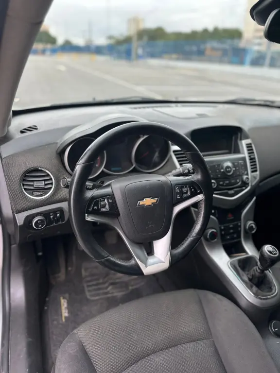 CHEVROLET Cruze Hatch - Foto