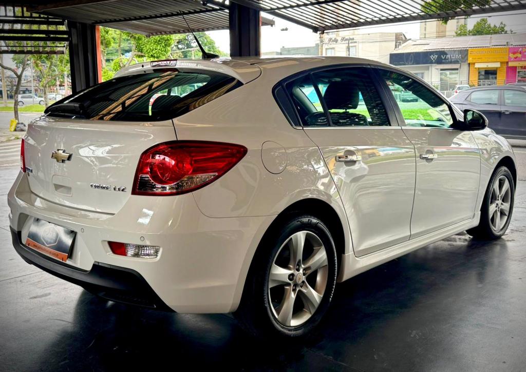 CHEVROLET Cruze Hatch - Foto