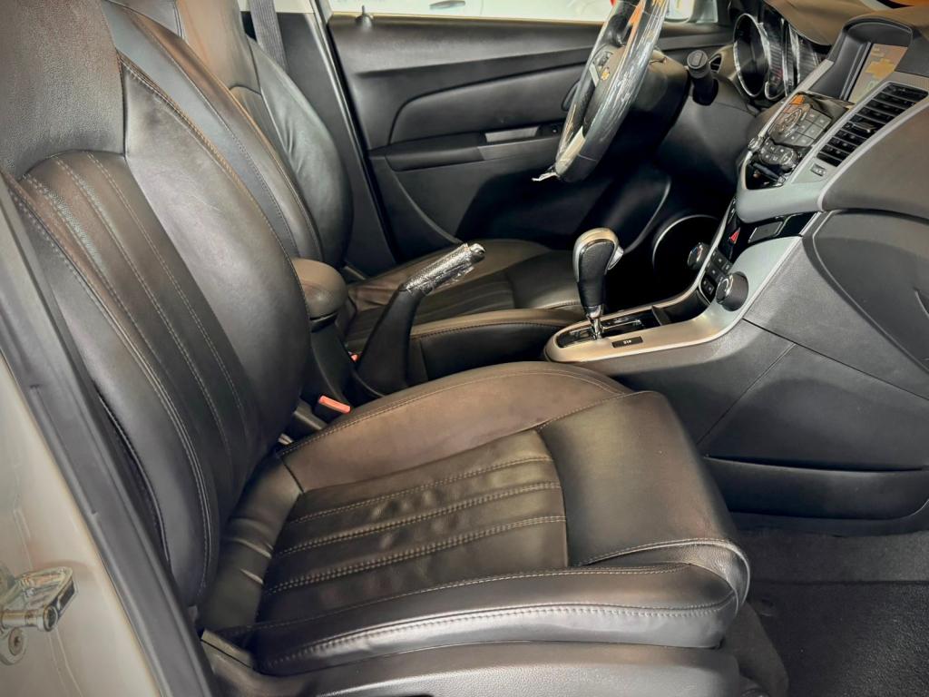 CHEVROLET Cruze Hatch - Foto