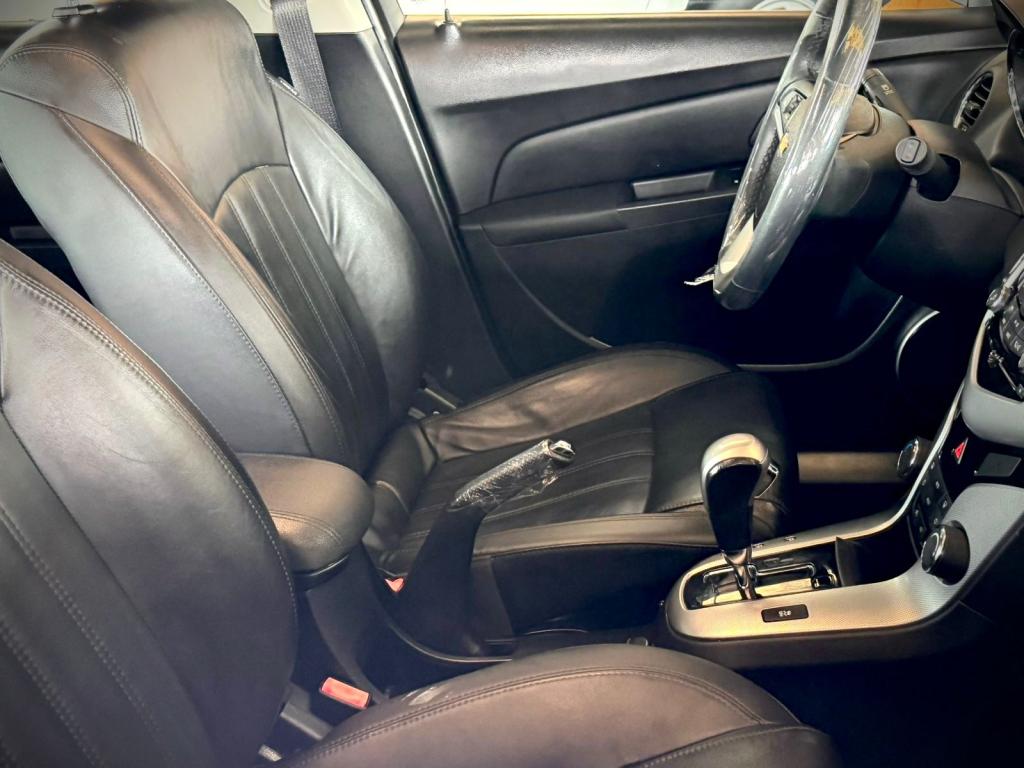 CHEVROLET Cruze Hatch - Foto